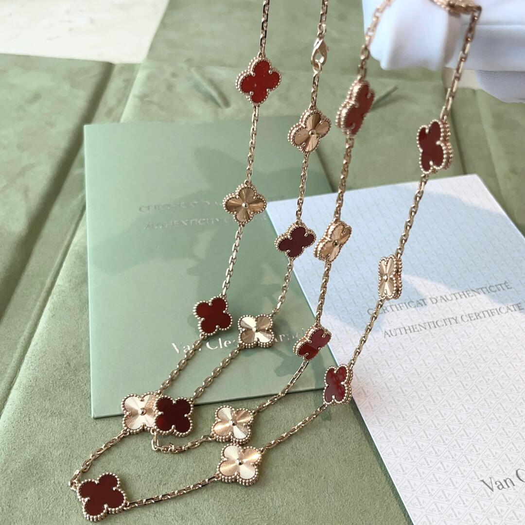 CLOVER 20 MOTIFS LASER CARNELIAN NECKLACE