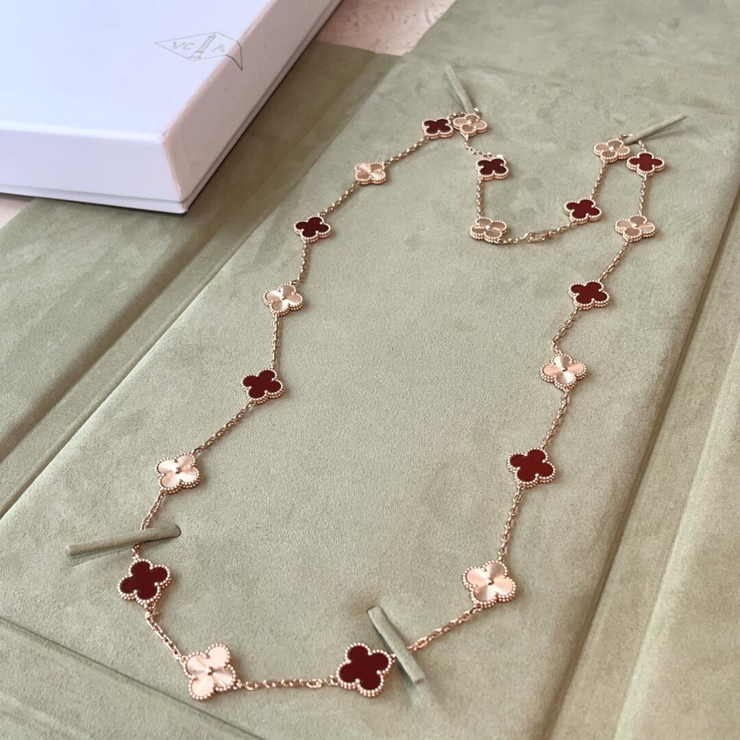 CLOVER 20 MOTIFS LASER CARNELIAN NECKLACE