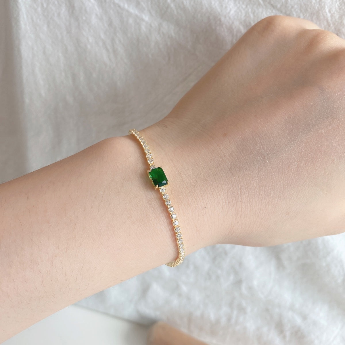 [HOT]1.0 Carat Unique Emerald Cut Banquet Bracelet