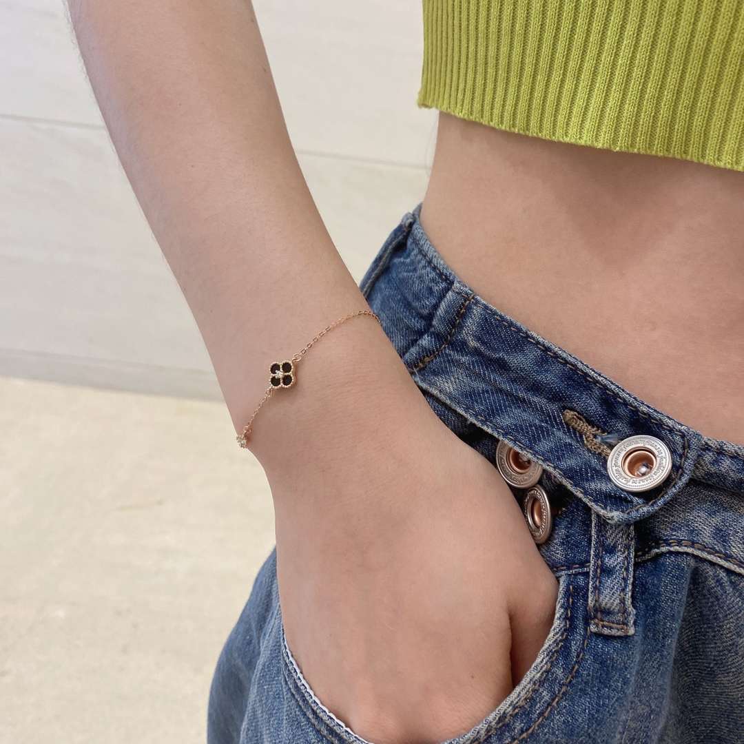 [HOT]Delicate Four Leaf Clover Bracelet