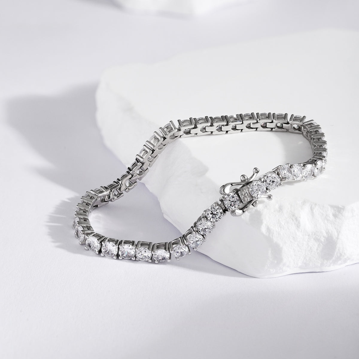 [HOT]Luxurious Ornate Round Cut Tennis Bracelet