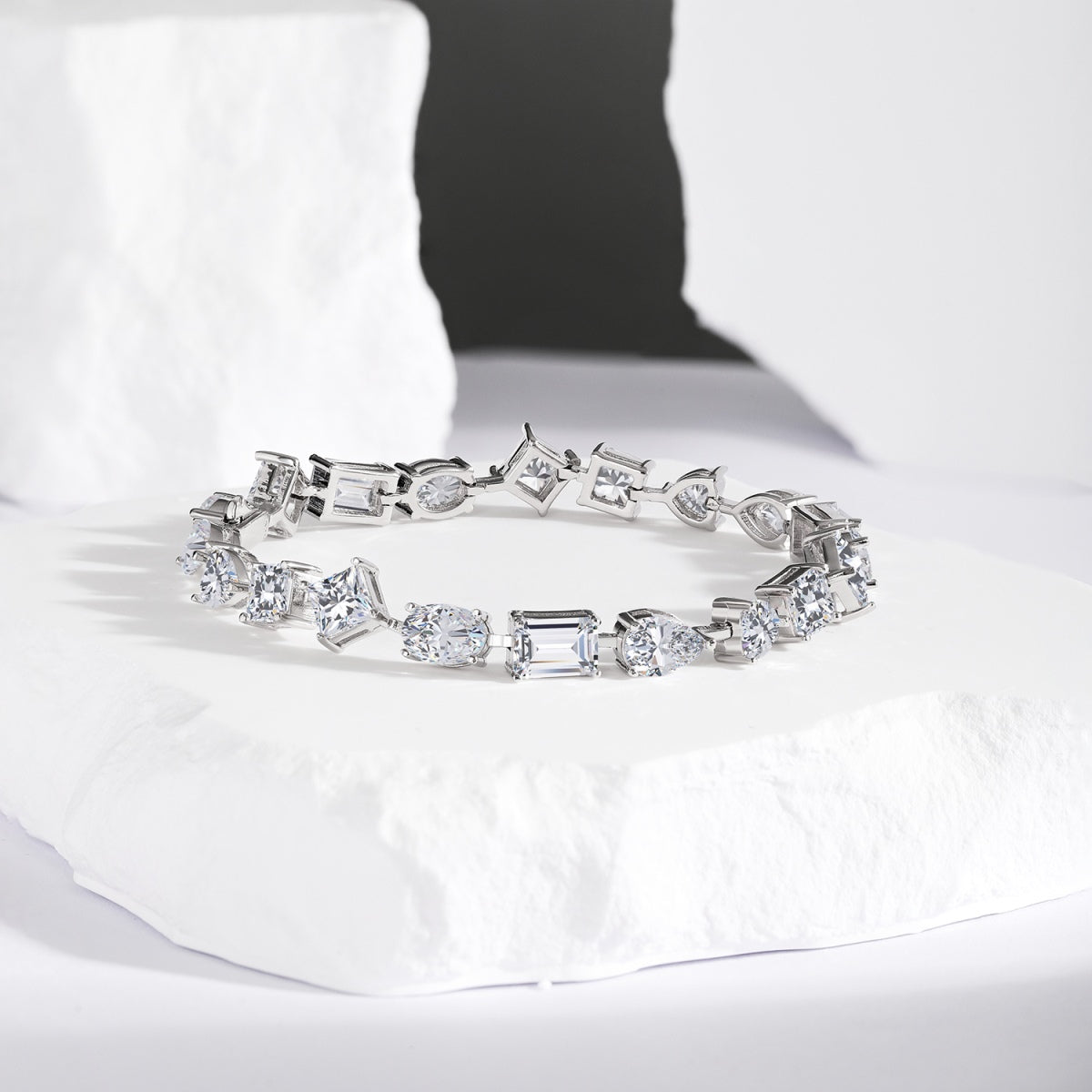[HOT]Unique Exquisite Multi Cut Daily Bracelet