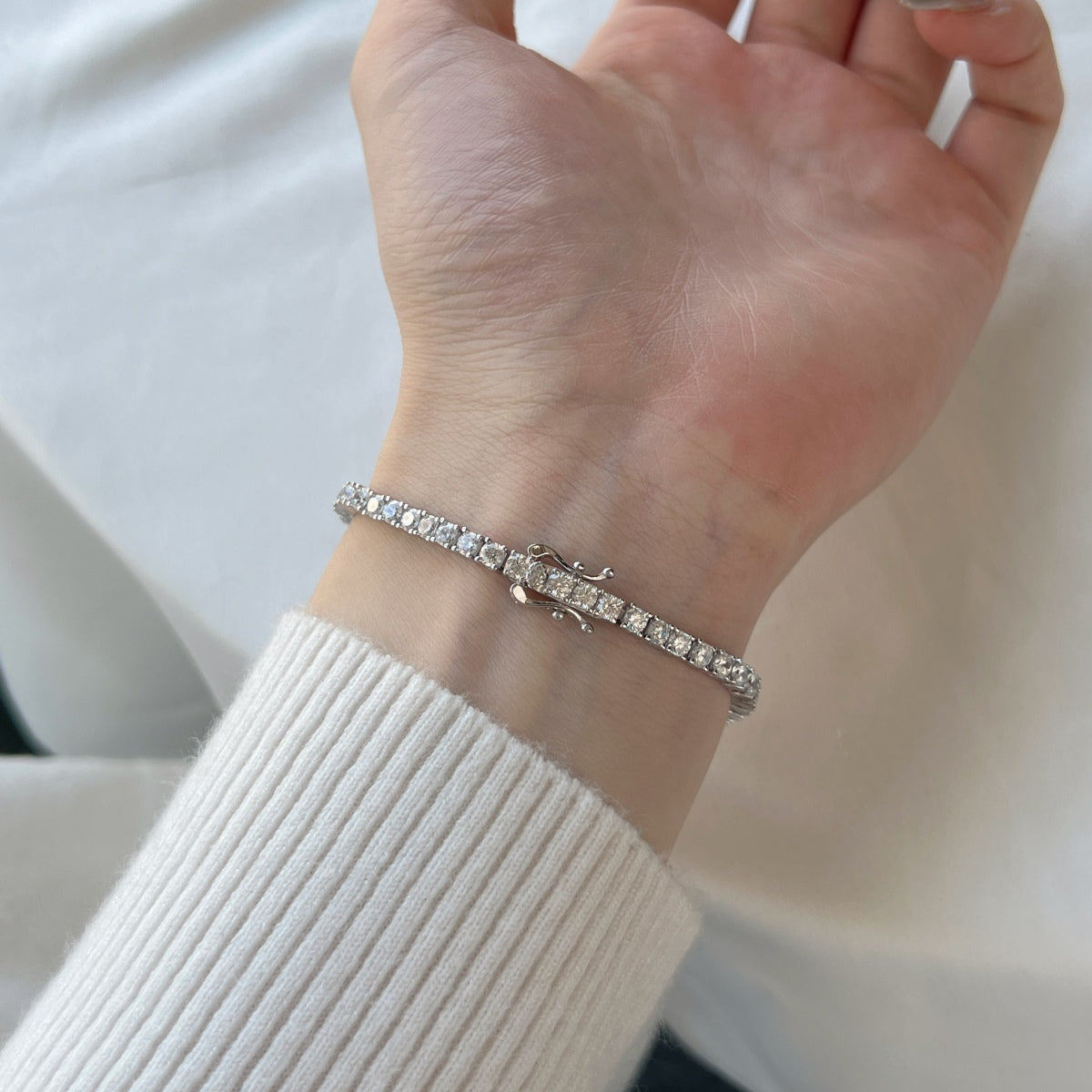 [HOT]Dainty Charming Round Cut Tennis Bracelet