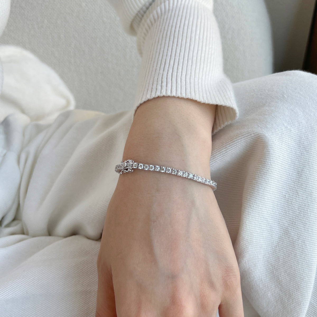 [HOT]Dainty Charming Round Cut Tennis Bracelet