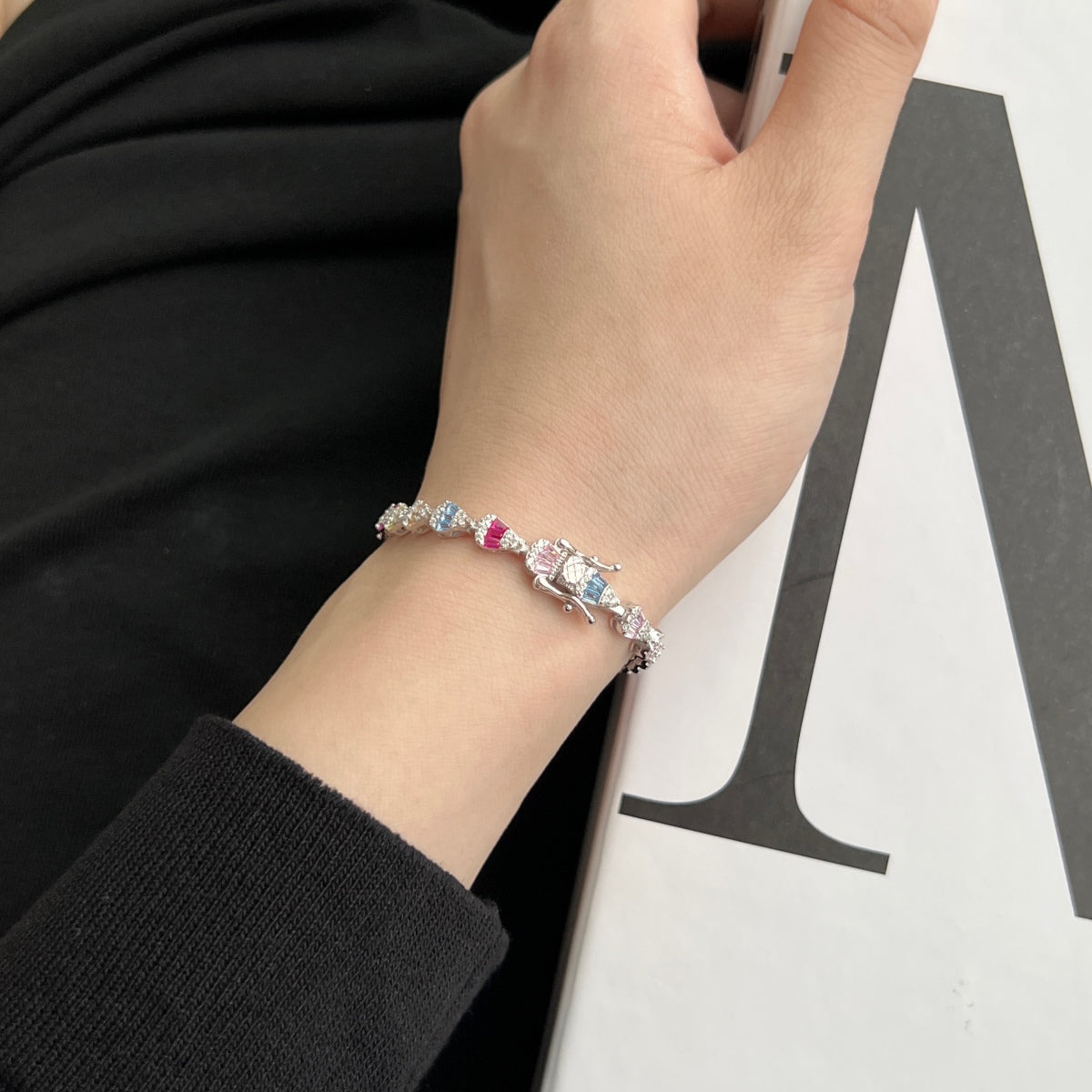 [HOT]Radiant Water Drop Shape Daily Bracelet