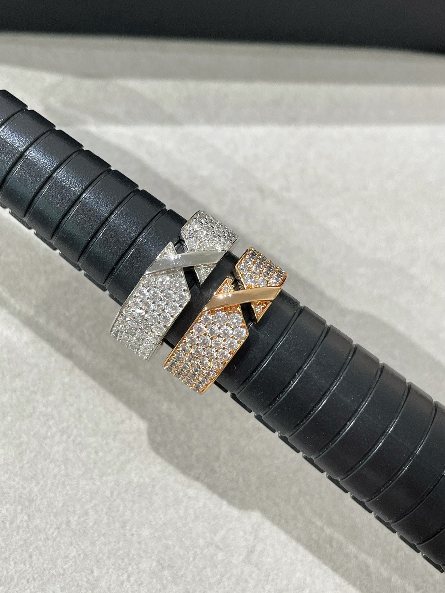 LIENS EVIDENCE ROSE GOLD DIAMOND PAVED RING