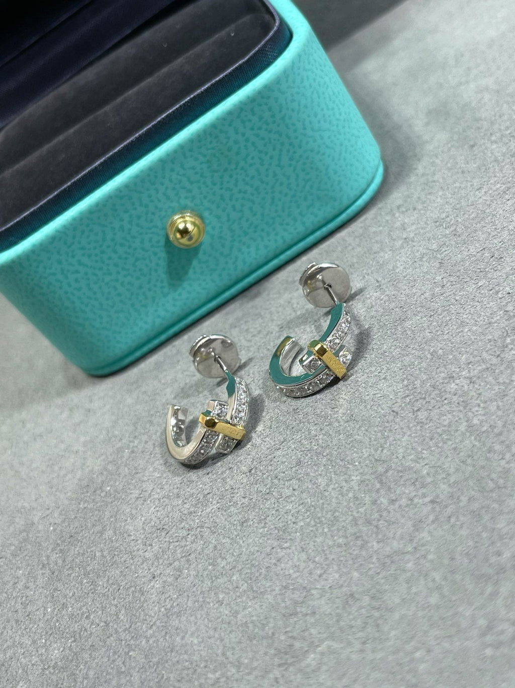 EDGE DIAMOND ROSE GOLD EARRINGS