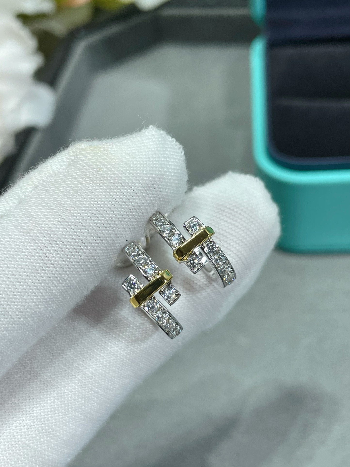 EDGE DIAMOND ROSE GOLD EARRINGS