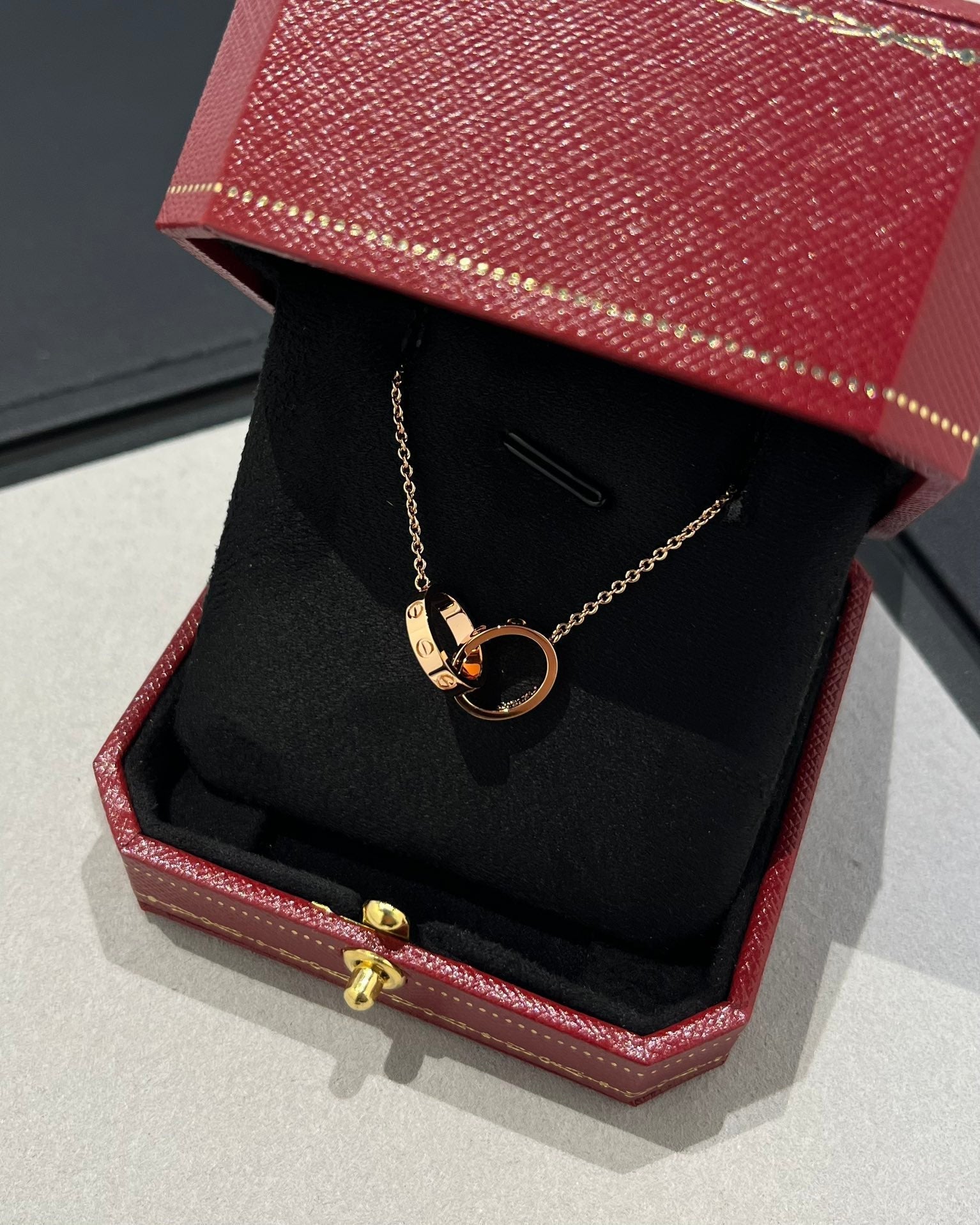 LOVE NECKLACE DOUBLE RING ROSE GOLD