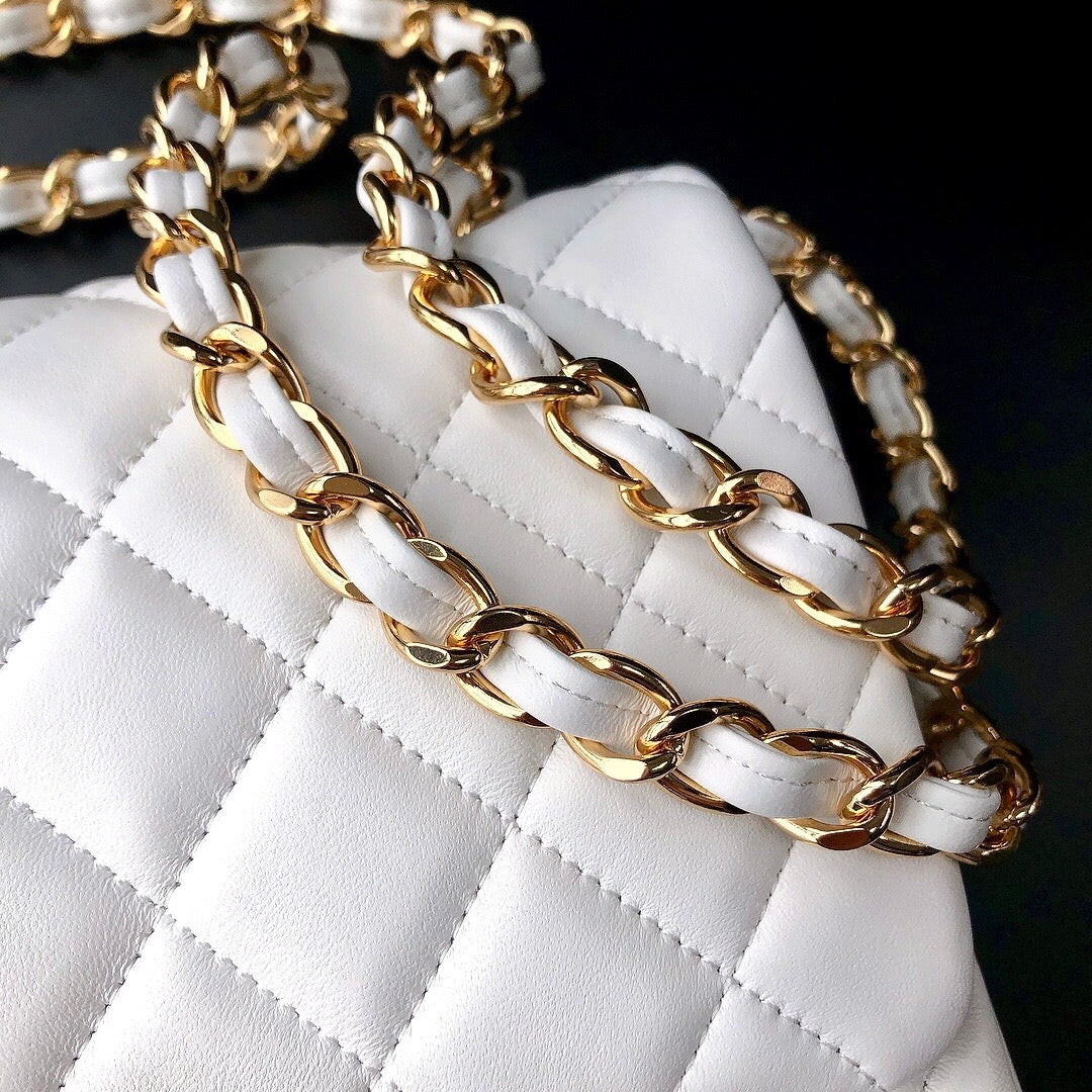 FLAP BAG JUMBO 30CM WHITE LAMBSKIN GOLD HARDWARE