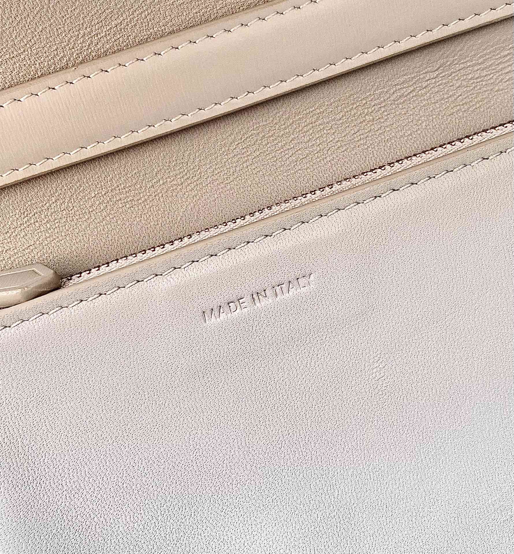 CELINE MEDIUM CLASSIQUE BAG 24CM LIGHT GREEN CALFSKIN