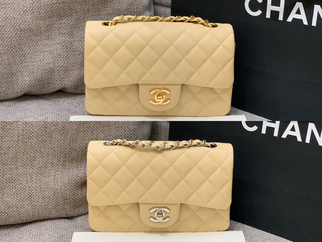 FLAP BAG MINI 20CM BEIGE CAVIAR GOLD HARDWARE