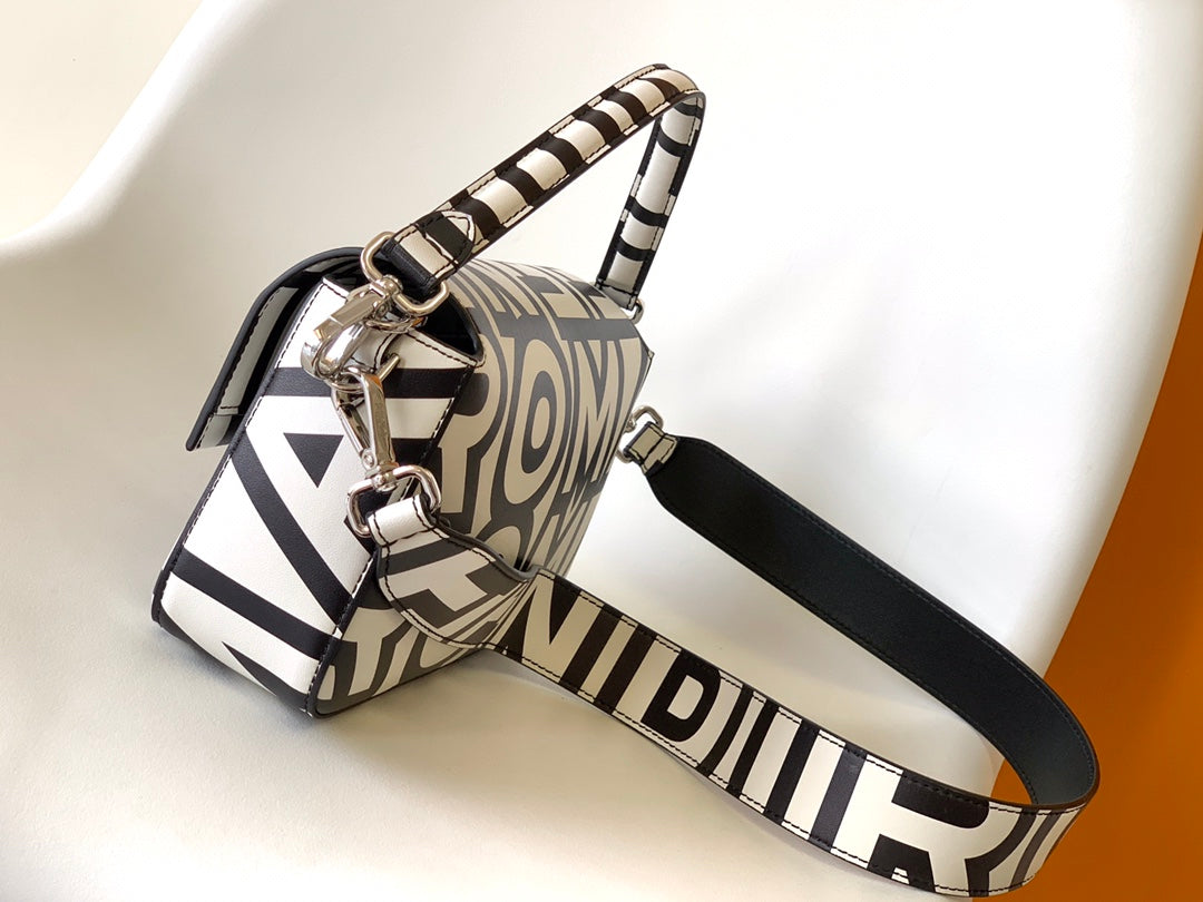 FEND ROMA & MARC JACOBS 27 BAG BLACK WHITE LEATHER SHW