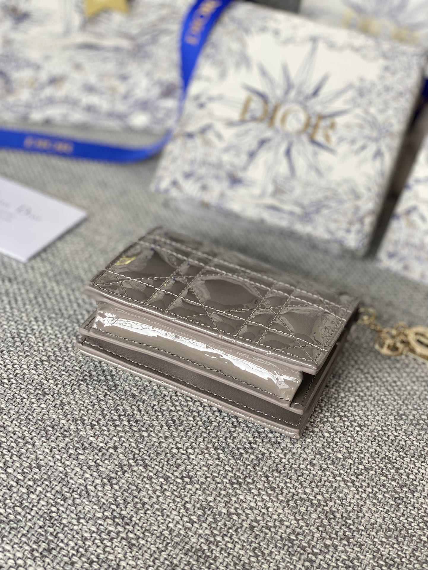 CD CARO 11CM COMPACT WALLET SHINY GREY CALFSKIN