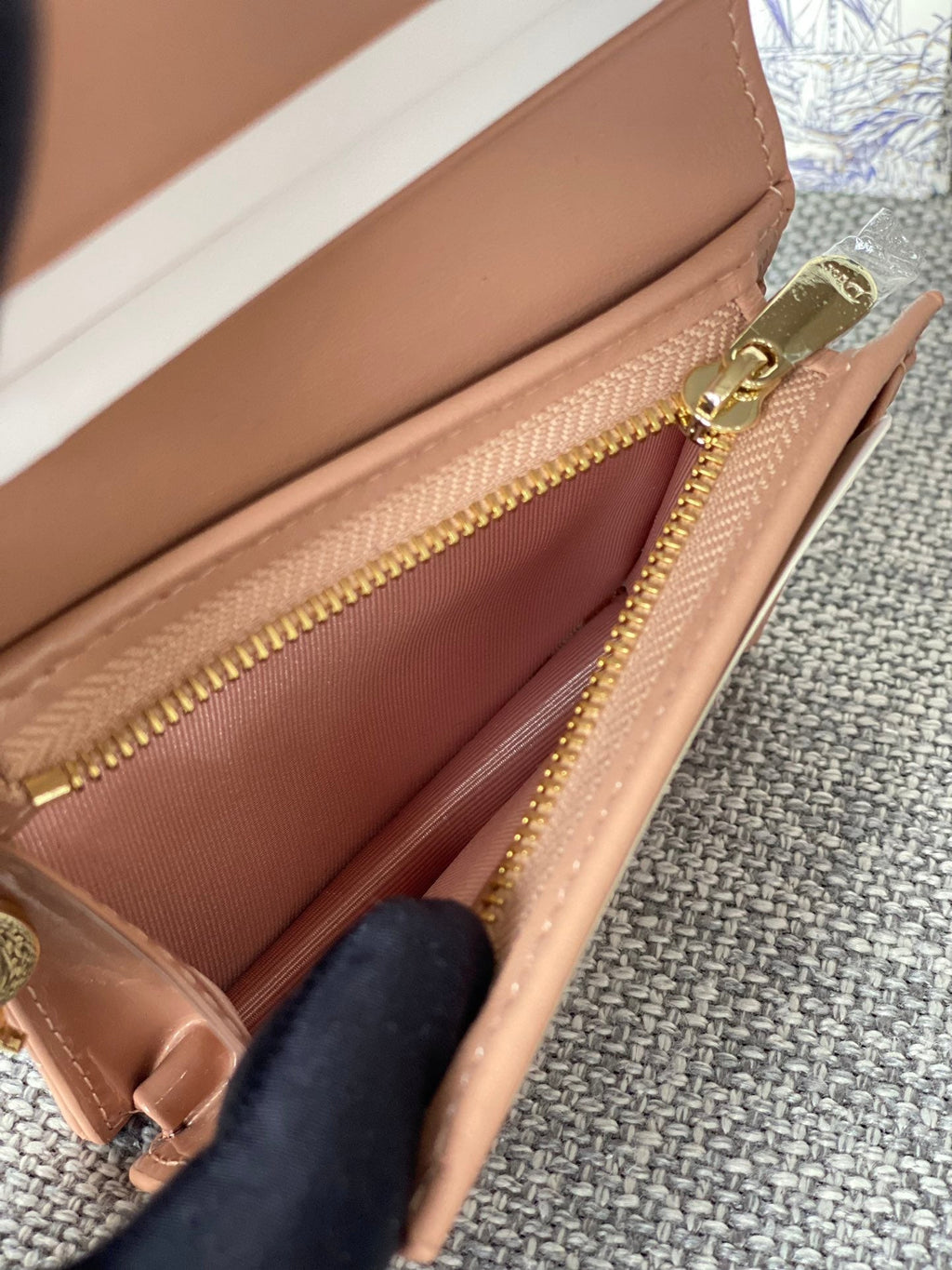 CD CARO 11CM COMPACT WALLET SHINY DARK BEIGE CALFSKIN