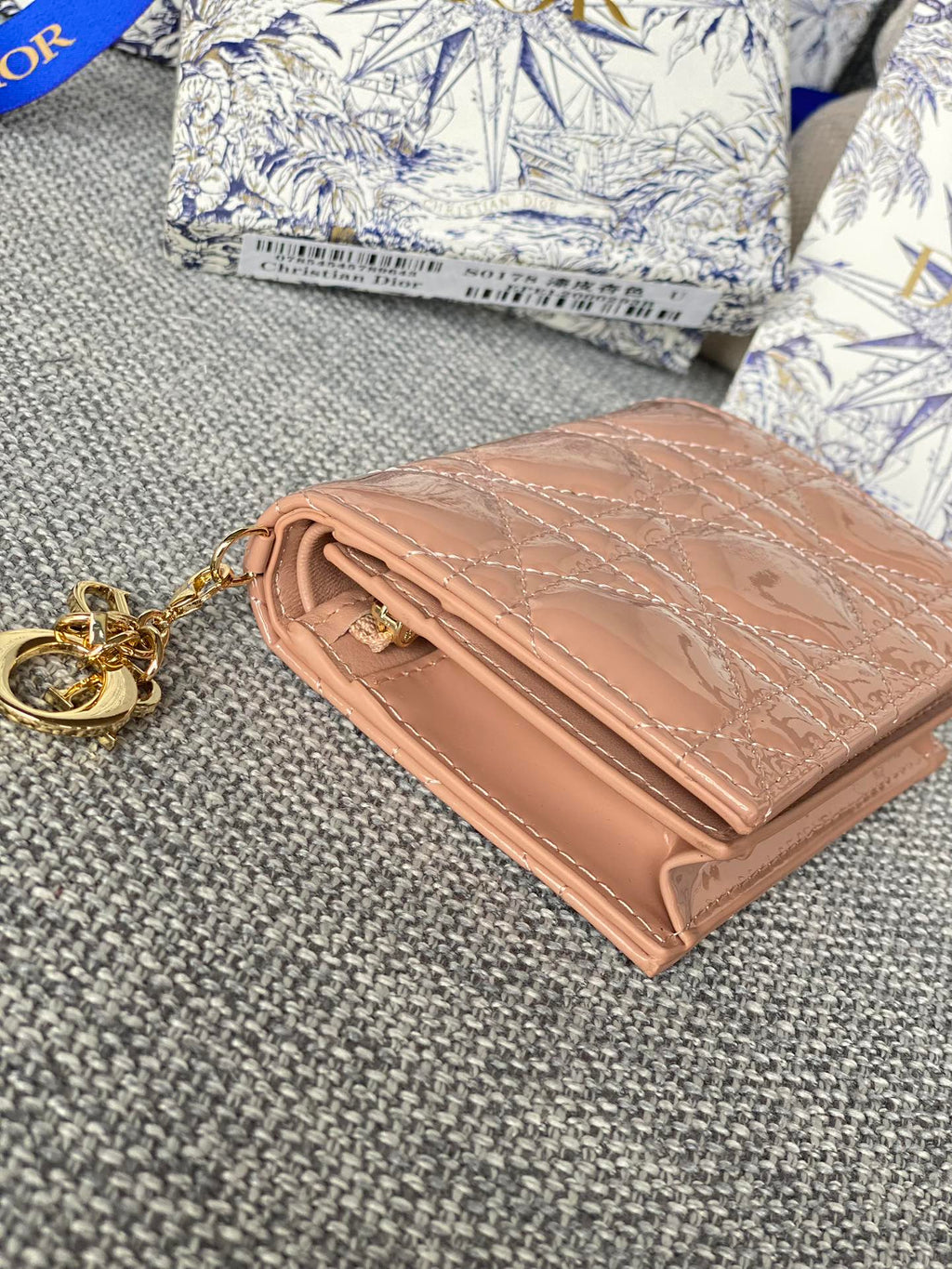 CD CARO 11CM COMPACT WALLET SHINY DARK BEIGE CALFSKIN