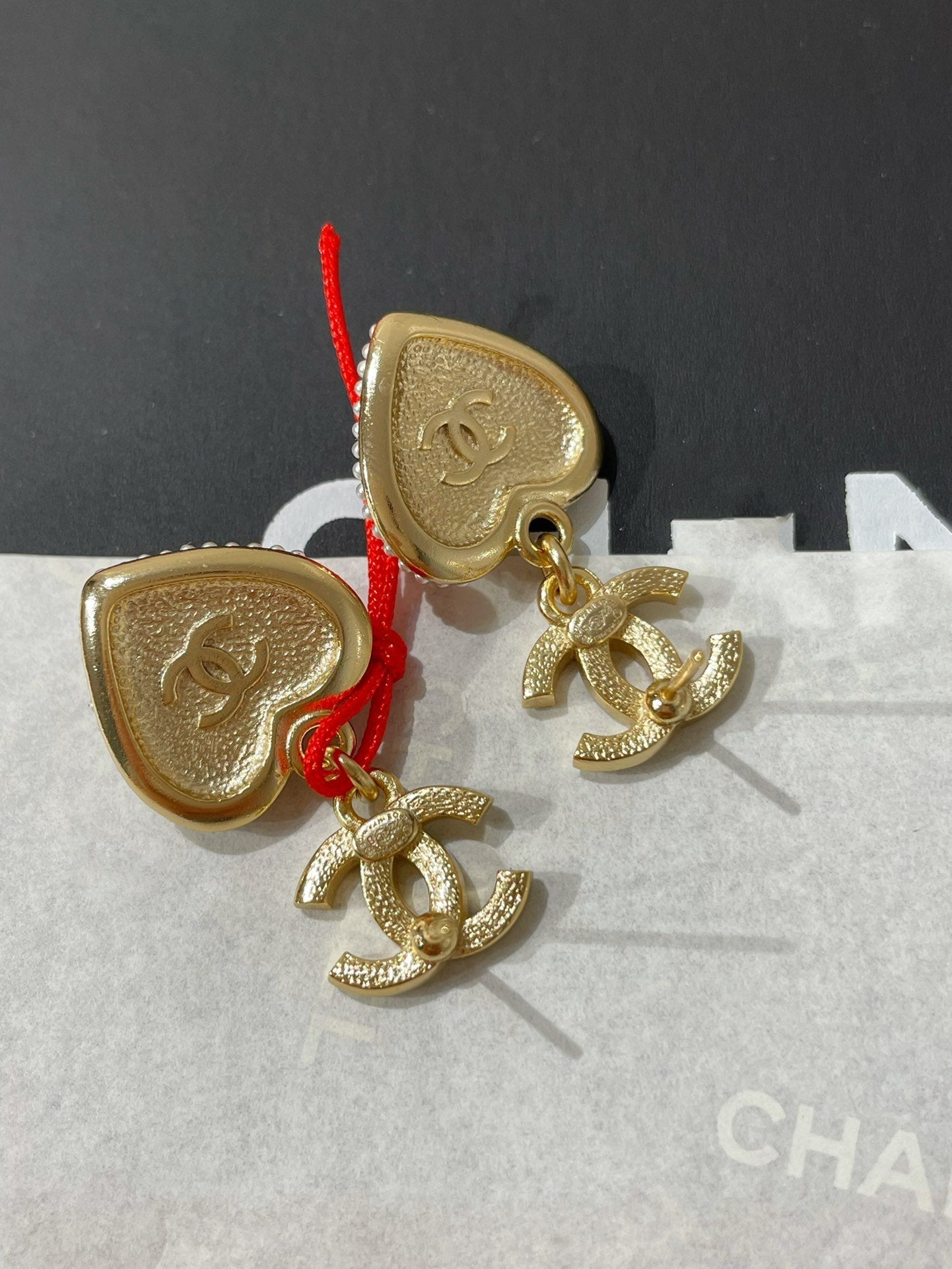CC 24P HEART BLUE EARRINGS FRENCH CLIP