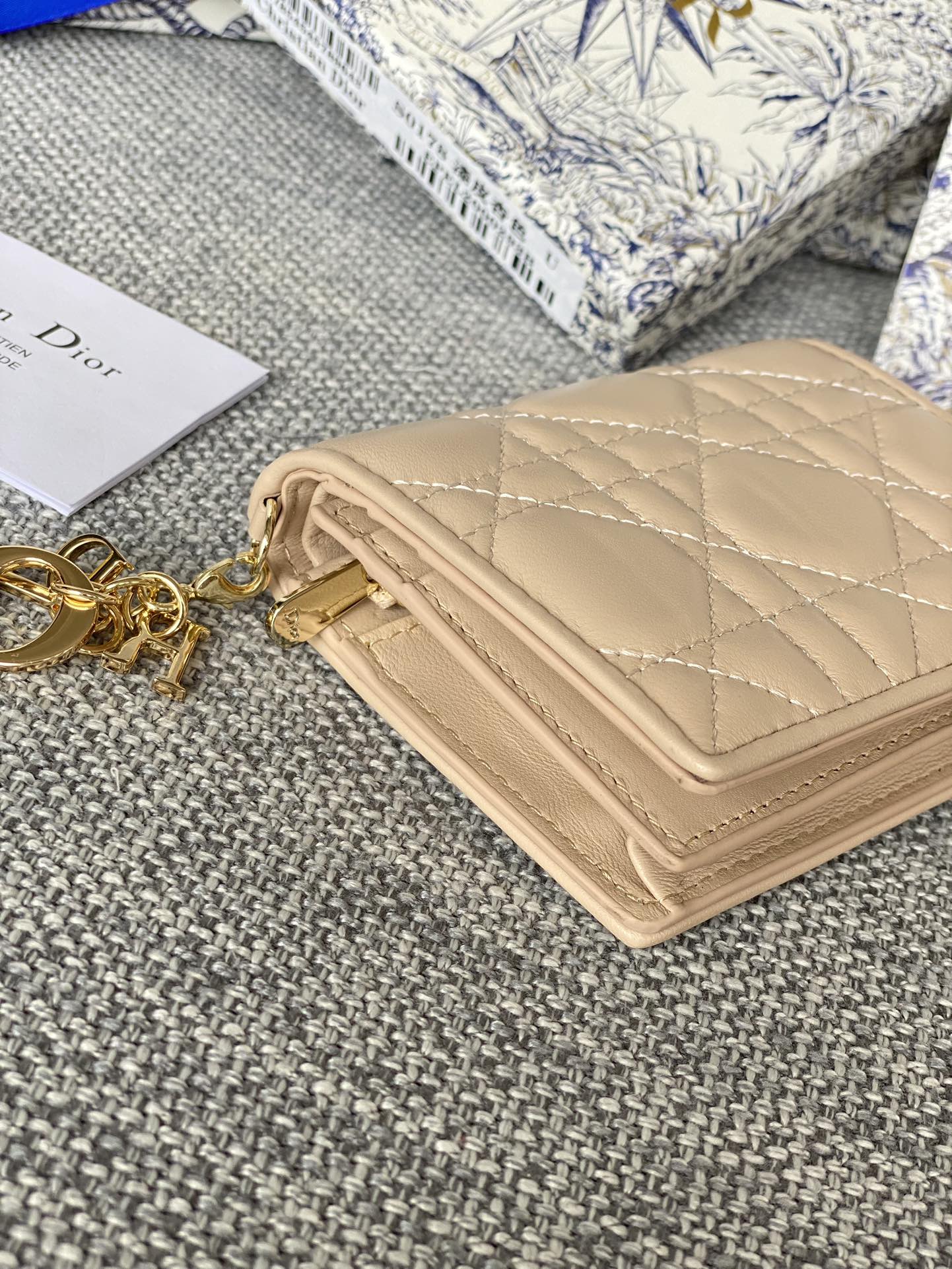 CD CARO 11CM COMPACT WALLET BEIGE CALFSKIN