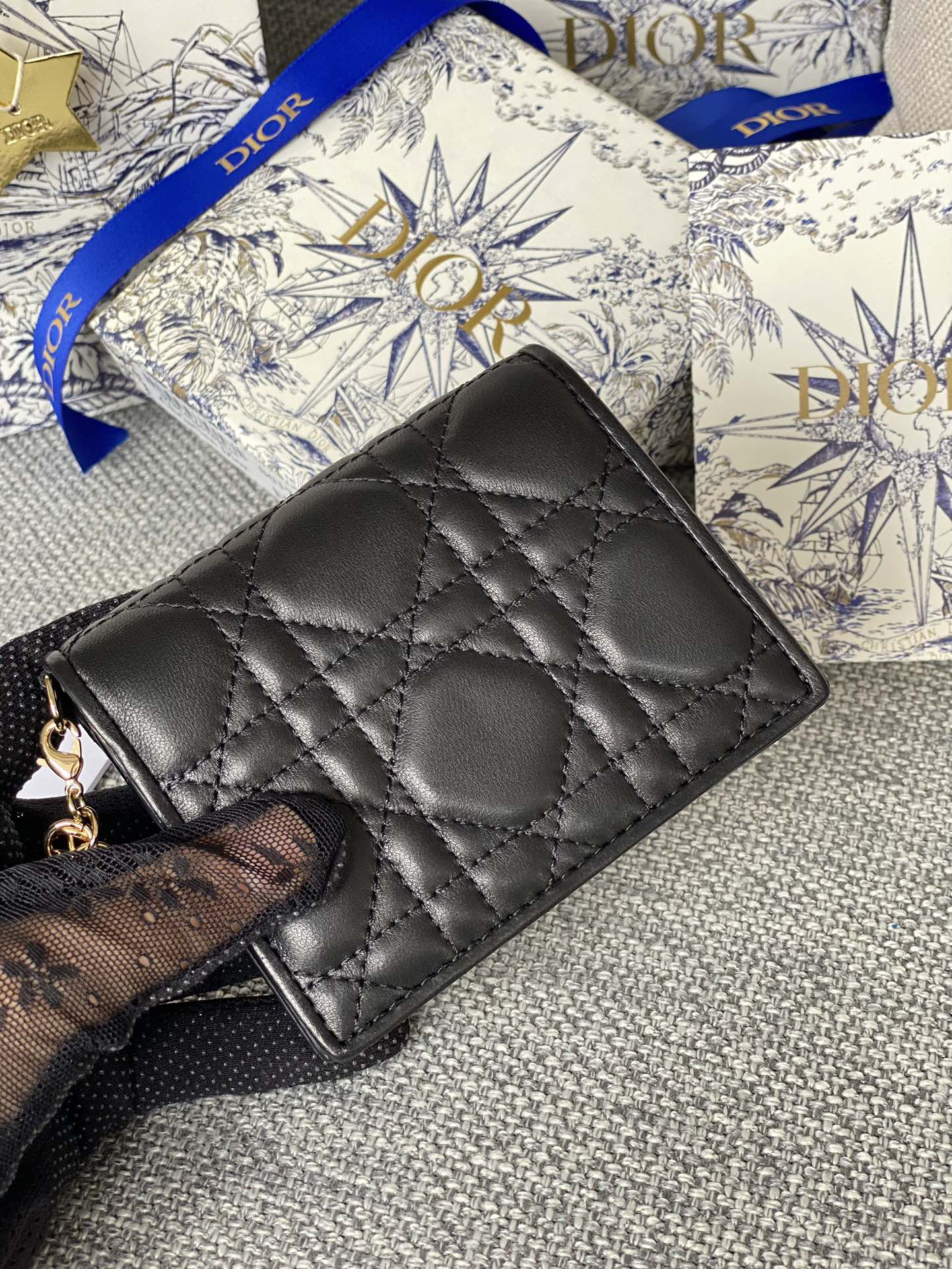 CD CARO 11CM COMPACT WALLET BLACK CALFSKIN