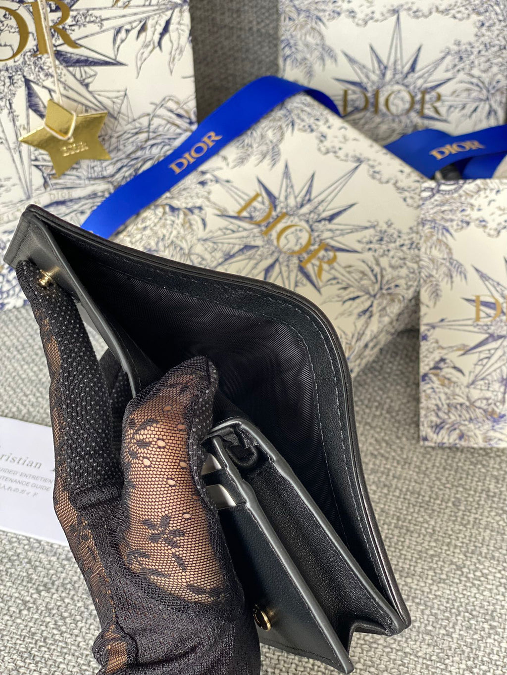 CD CARO 11CM COMPACT WALLET BLACK CALFSKIN