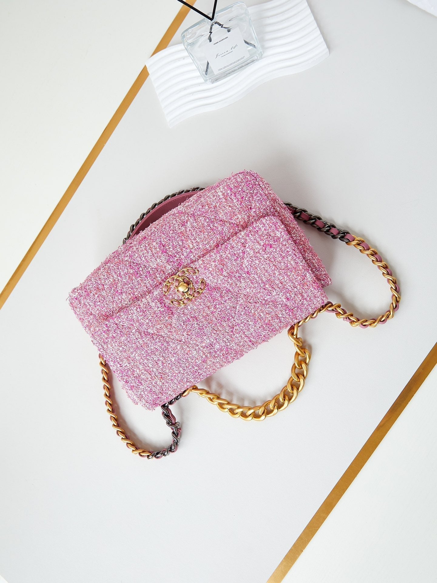 19 FLAP BAG 26 PINK TWEED GOLD HARDWARE
