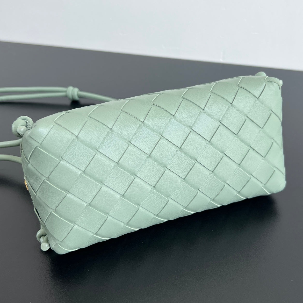 BV CONCERT POUCH 18.5CM LIGHT GREEN LAMBSKIN