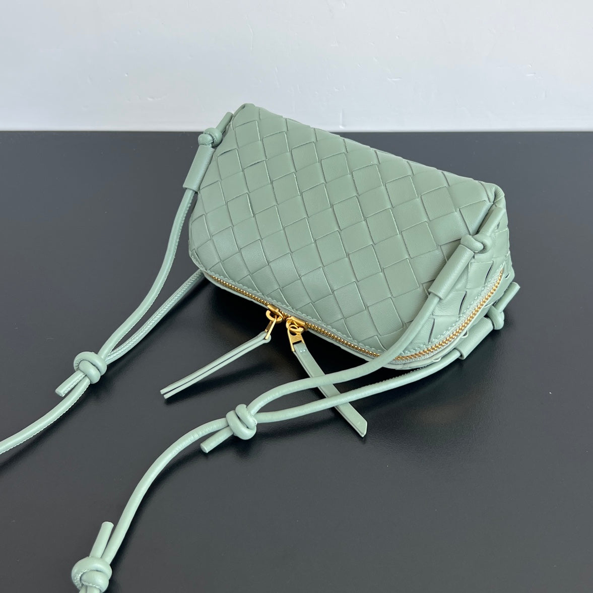 BV CONCERT POUCH 18.5CM LIGHT GREEN LAMBSKIN