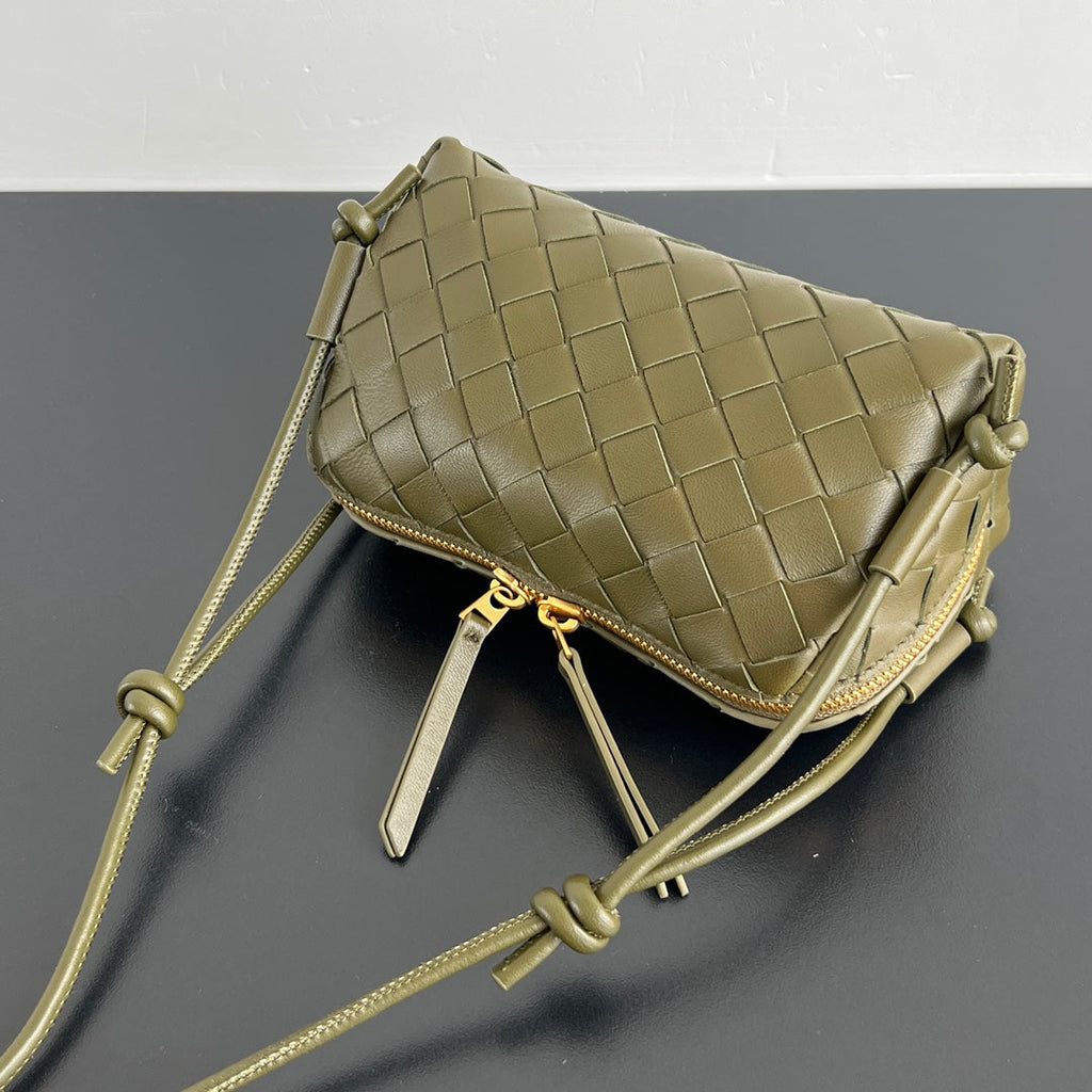 BV CONCERT POUCH 18.5CM KHAKI LAMBSKIN