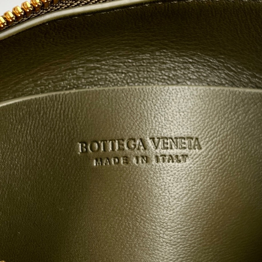BV CONCERT POUCH 18.5CM KHAKI LAMBSKIN