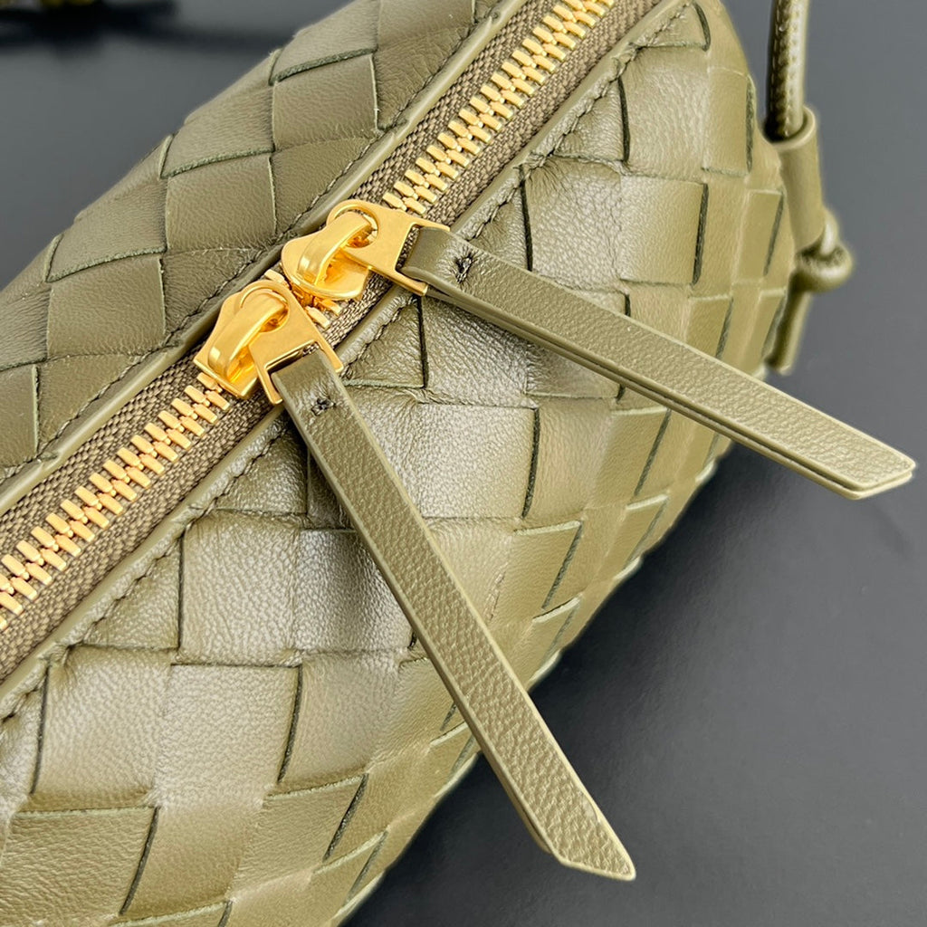 BV CONCERT POUCH 18.5CM KHAKI LAMBSKIN