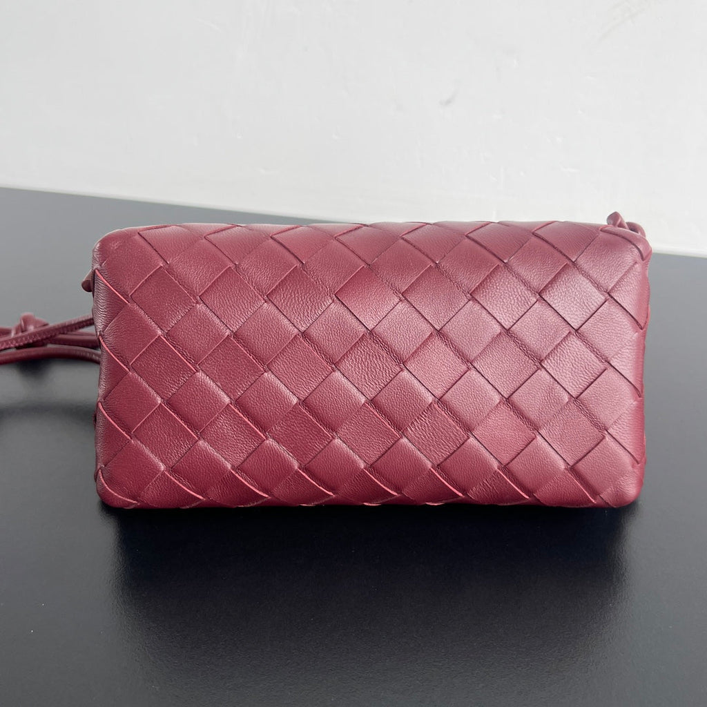 BV CONCERT POUCH 18.5CM RED LAMBSKIN