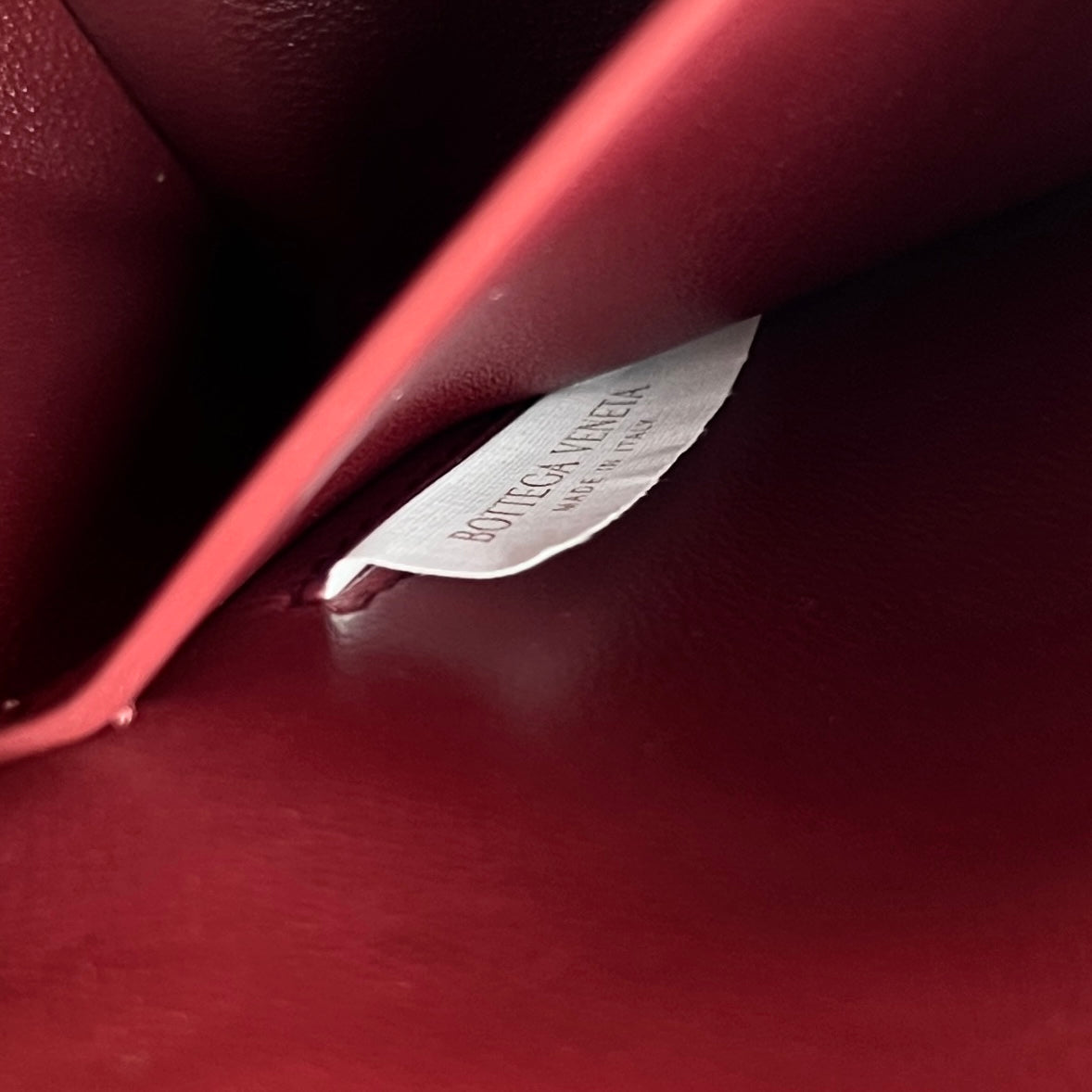 BV CONCERT POUCH 18.5CM RED LAMBSKIN