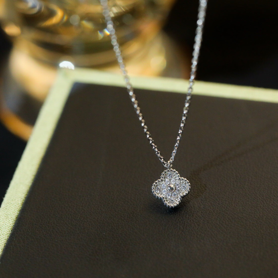 CLOVER MINI 9.5MM PENDANT DIAMOND NECKLACE