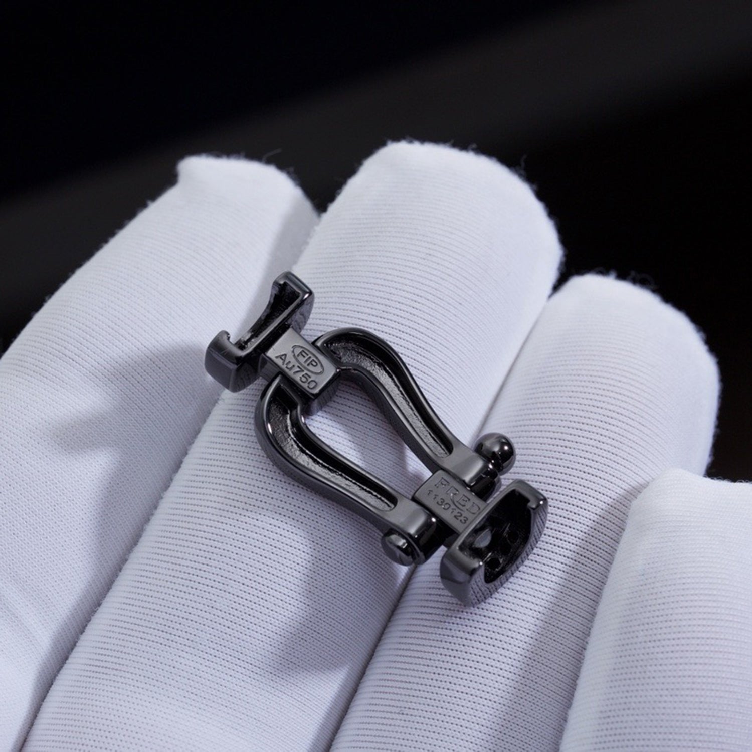 FORCE LARGE SERIES HORSESHOE BLACK SAMURAI BRACELET