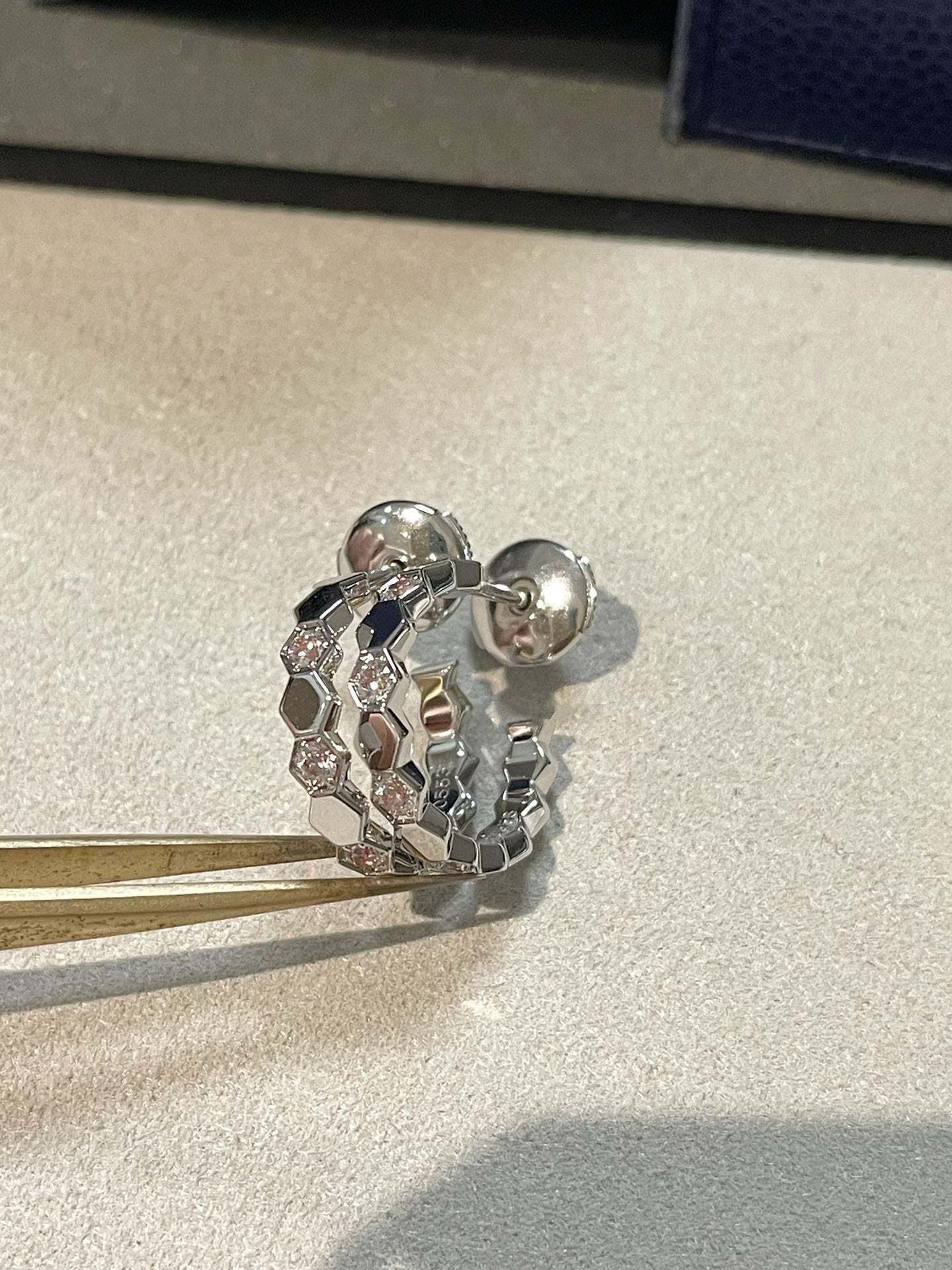 HOLLOW DESIGN FOUR-LEAF CLOVER FLOWER SHAPE RING