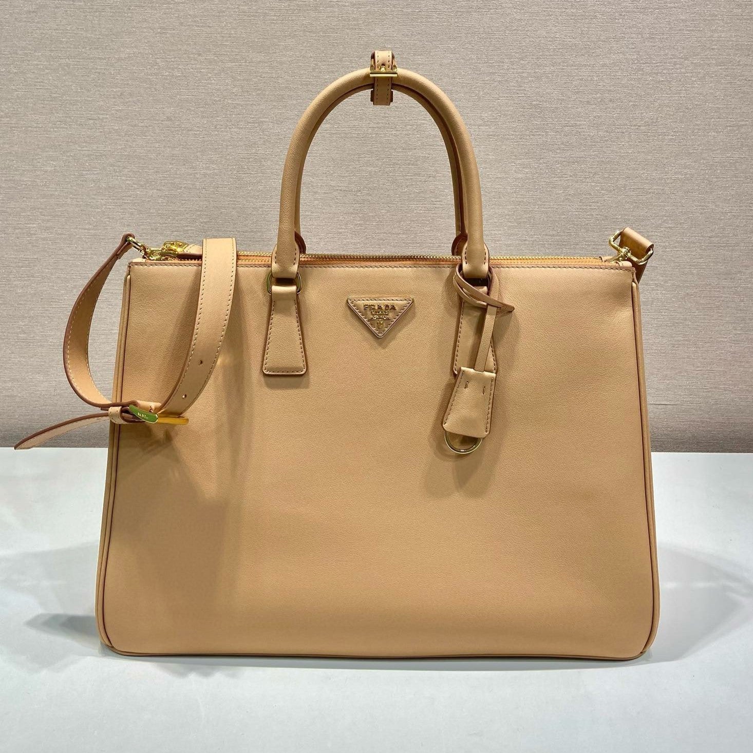 LARGE PRADA GALLERIA SAFFIANO LEATHER BAG SAND BEIGE