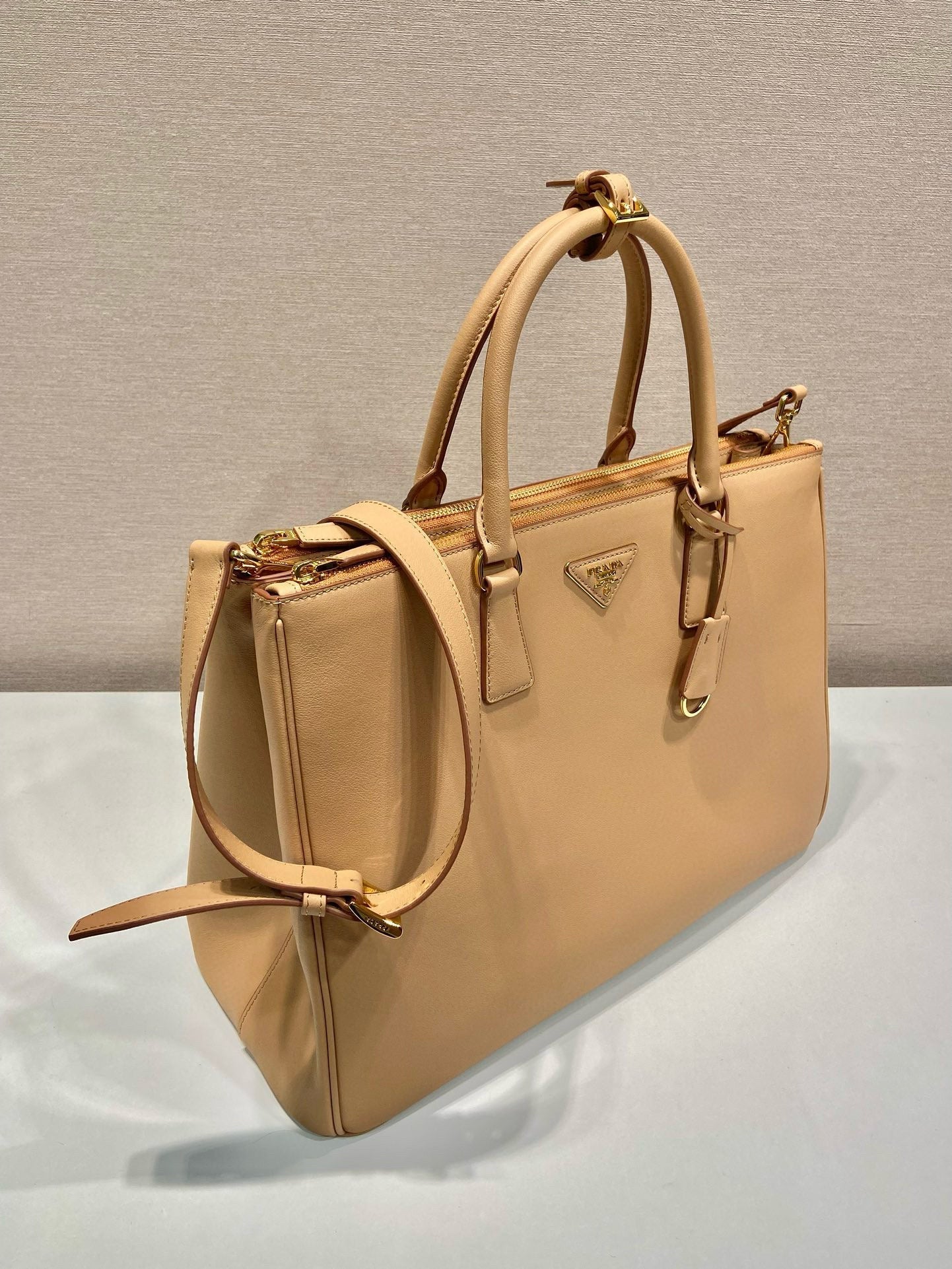 LARGE PRADA GALLERIA SAFFIANO LEATHER BAG SAND BEIGE