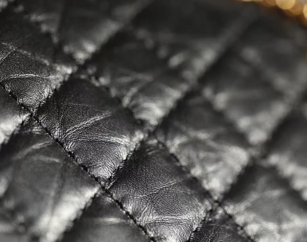 CC CLASSIC 2.55 FLAP BAG 24CM BLACK AGED LAMBSKIN