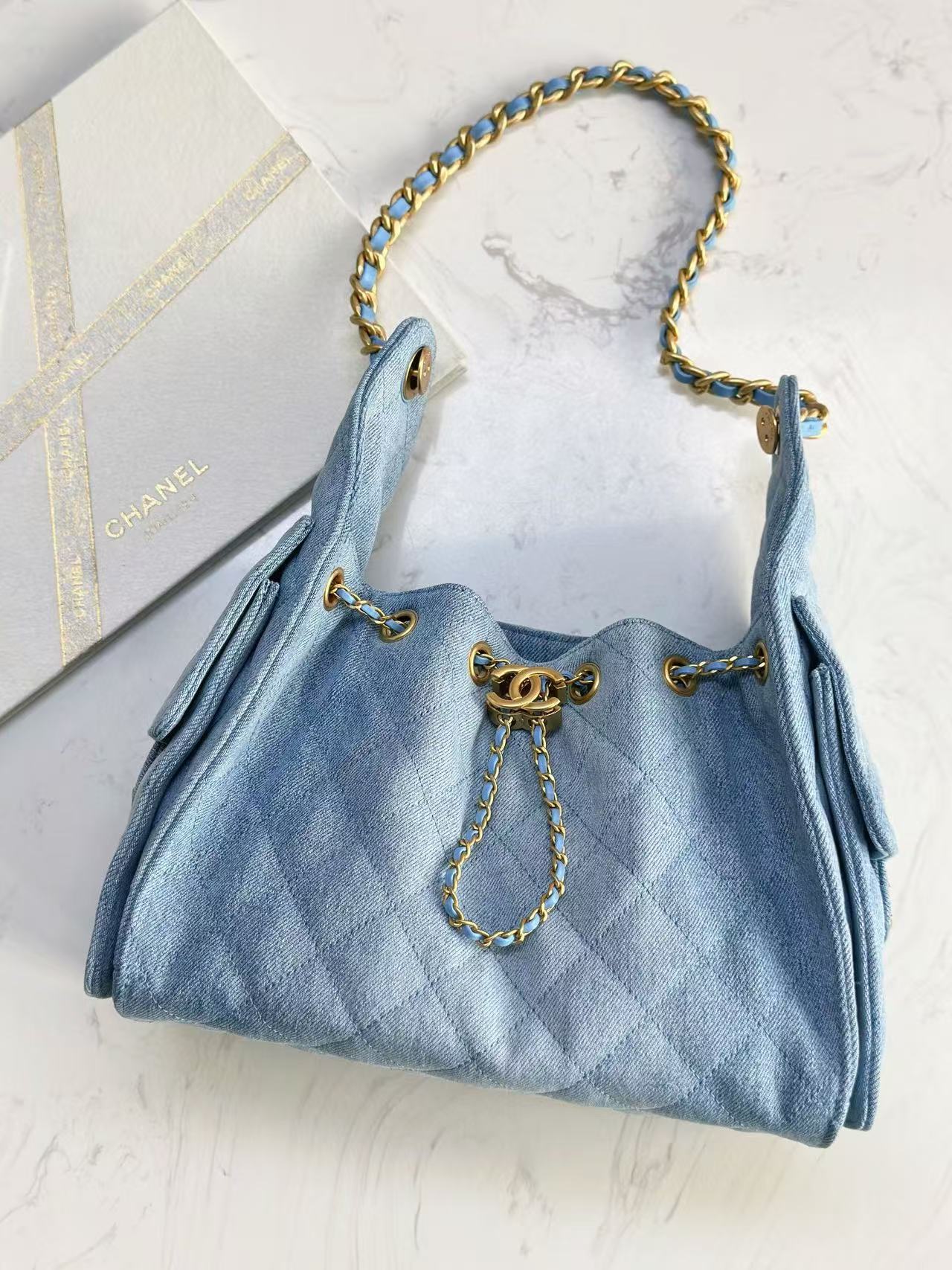 CC 25C HOBO BAG 30CM LIGHT BLUE DENIM
