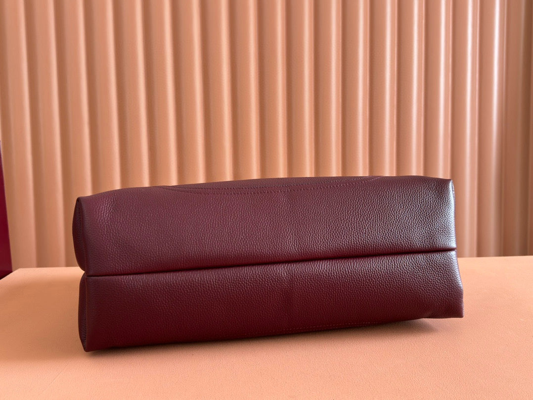 GG SOFTBIT SHOULDER BAG 46CM BURGUNDY GRAINED CALFSKIN GOLD HARDWARE