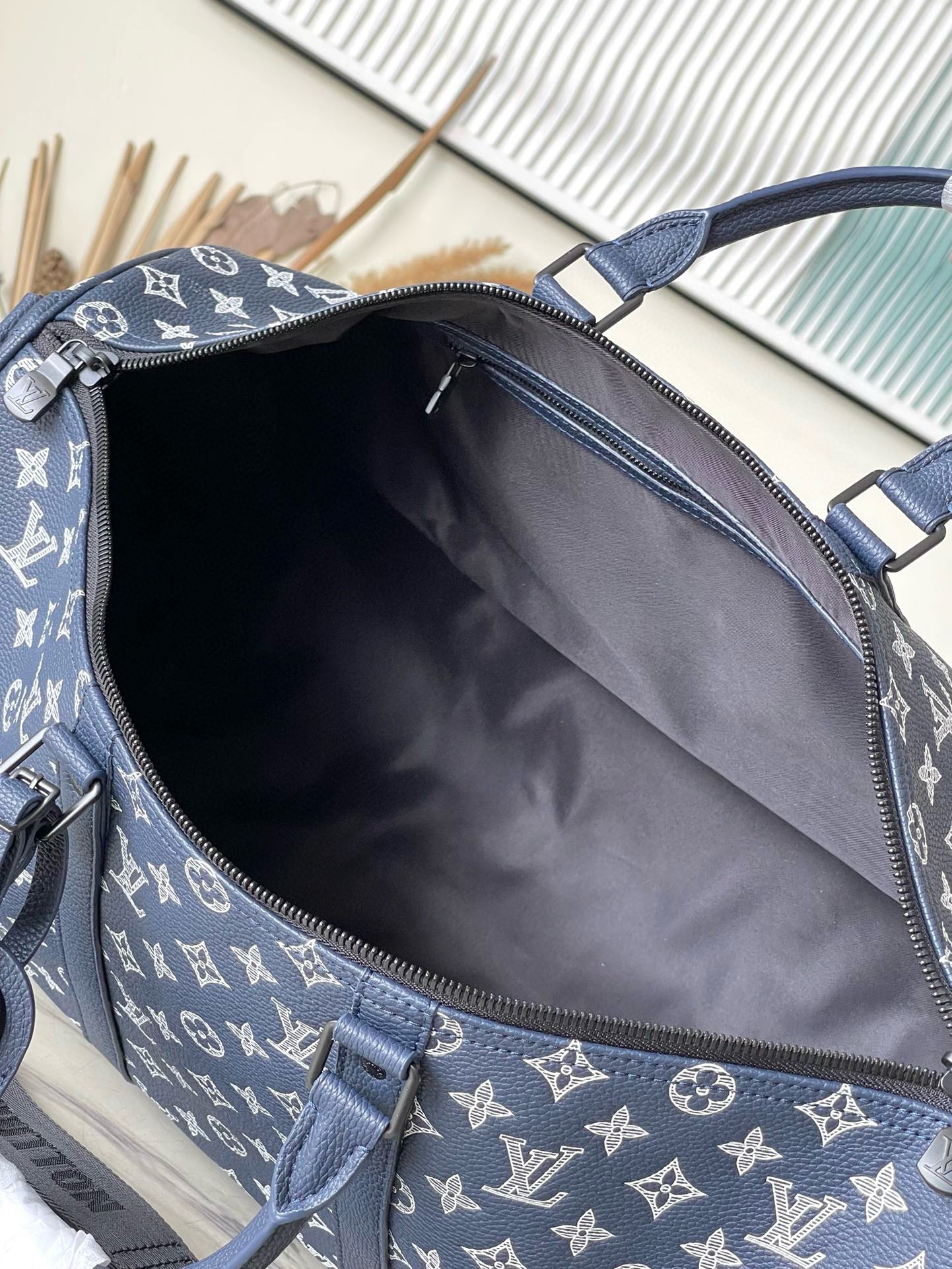 LV KEEPALL BANDOULIERE 50 NAVY BLUE MONOGRAM SHADOW COWHIDE