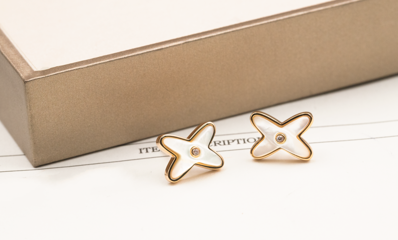JEUX DE WHITE MOP ROSE GOLD DIAMOND EARRINGS