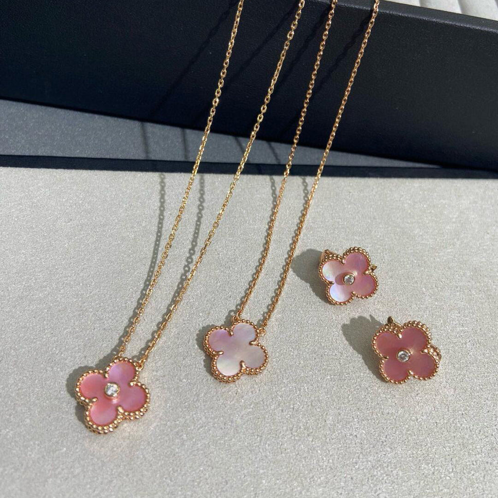 CLOVER 15MM DIAMOND PINK MOP NECKLACE