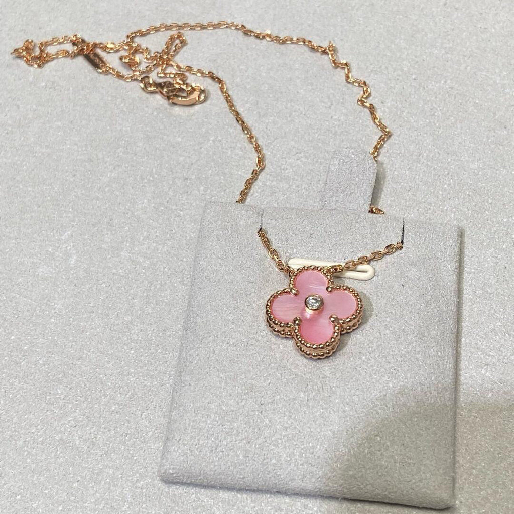 CLOVER 15MM DIAMOND PINK MOP NECKLACE