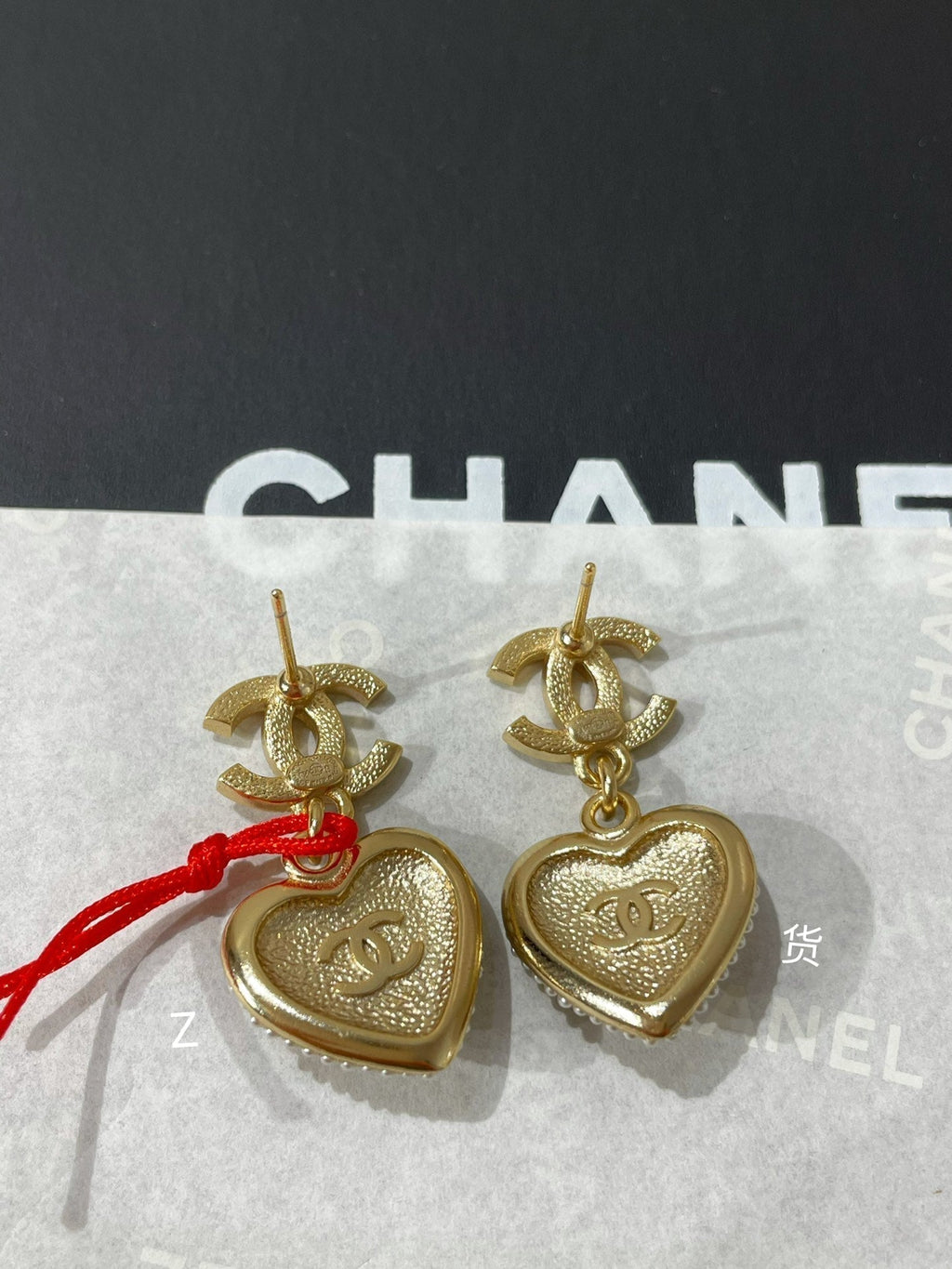 CC 24P HEART BLUE EARRINGS FRENCH CLIP