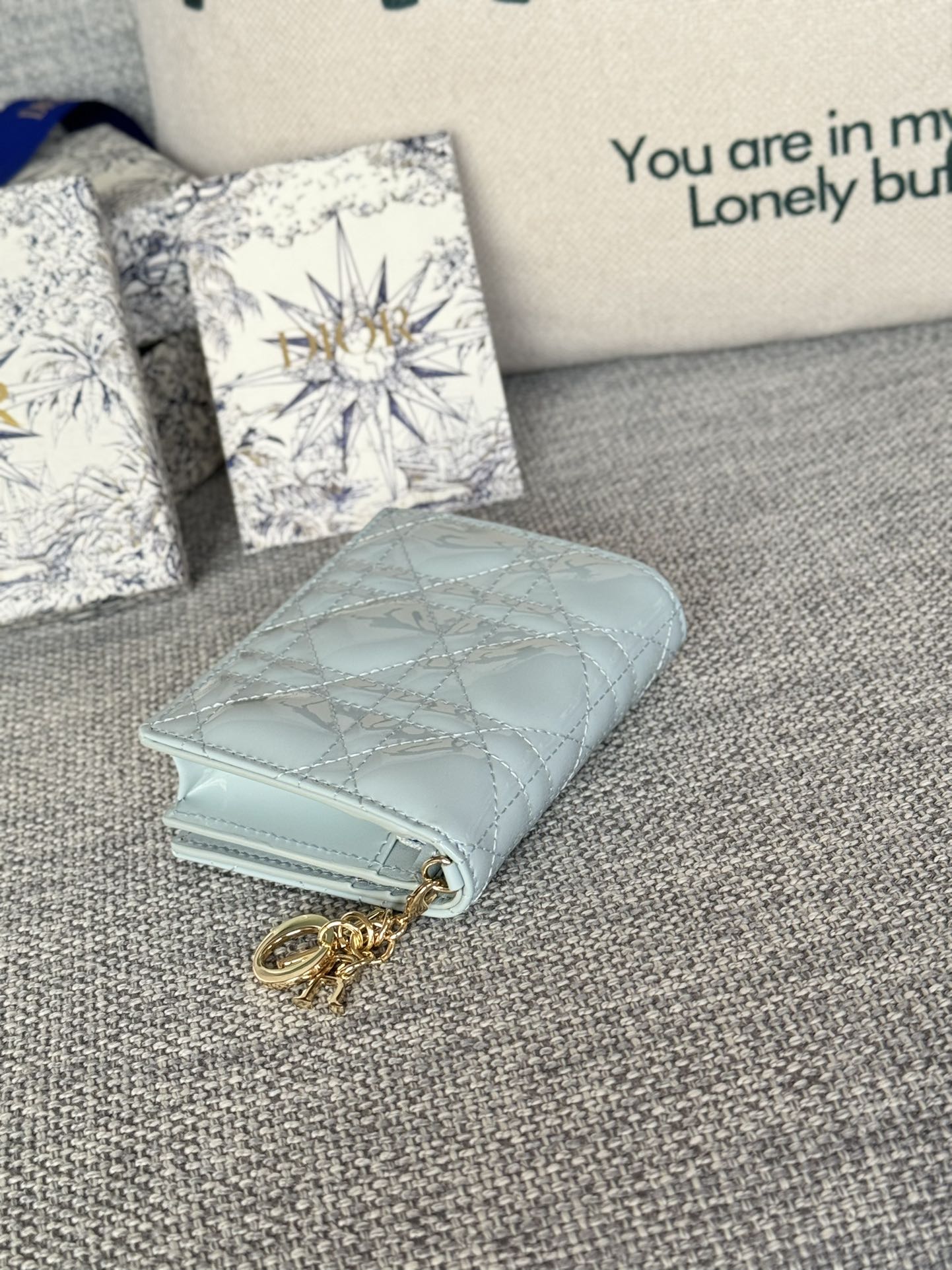 CD CARO 11CM COMPACT WALLET SHINY CLOUD BLUE CALFSKIN