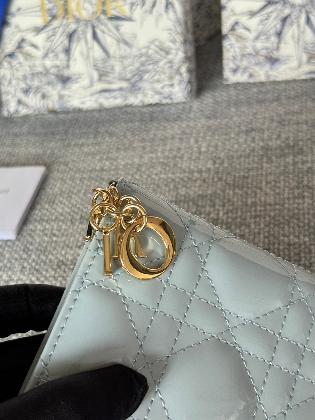 CD CARO 11CM COMPACT WALLET SHINY CLOUD BLUE CALFSKIN