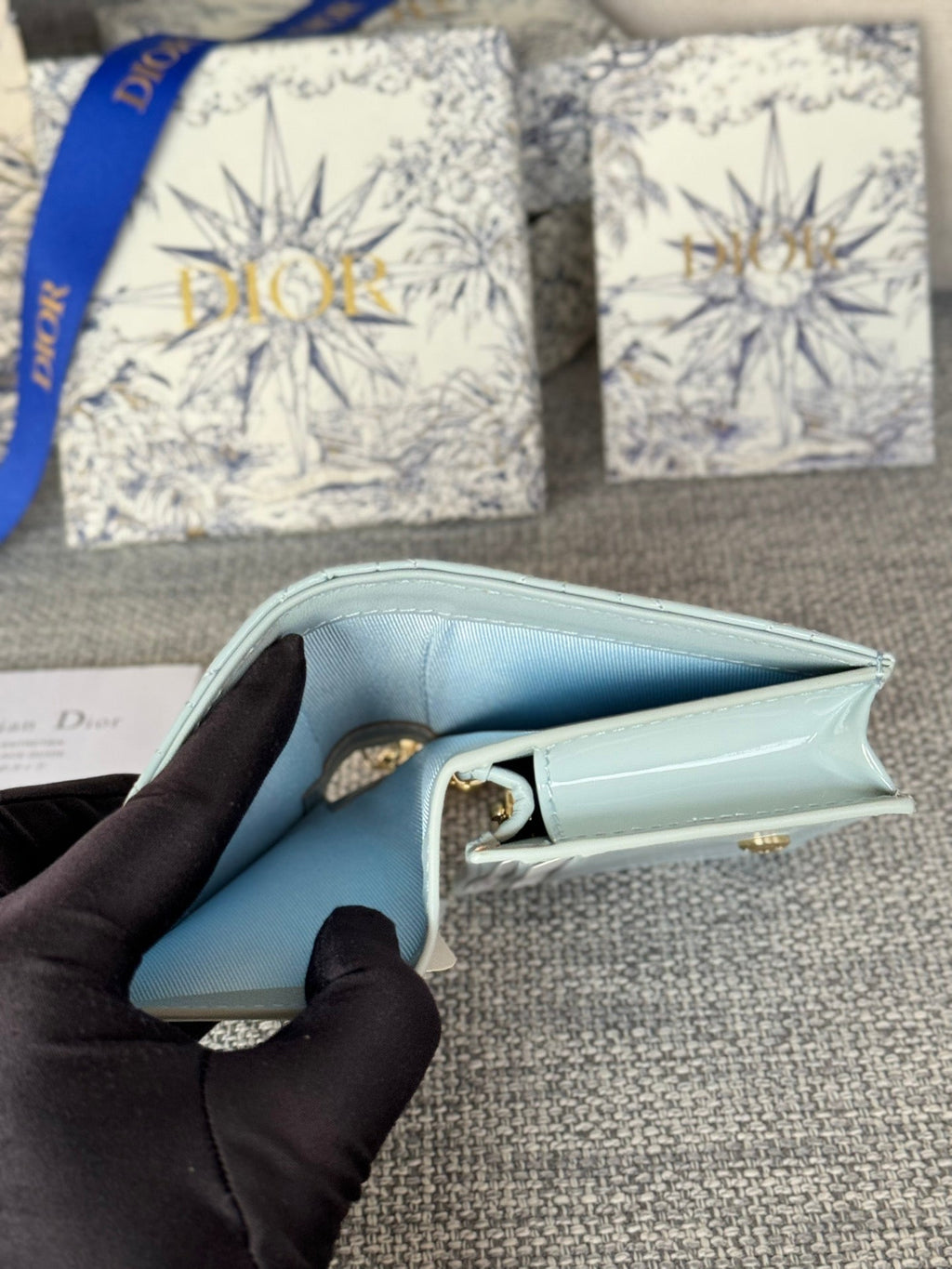 CD CARO 11CM COMPACT WALLET SHINY CLOUD BLUE CALFSKIN