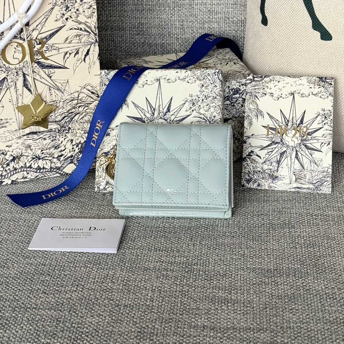 CD CARO 11CM COMPACT WALLET SHINY CLOUD BLUE CALFSKIN
