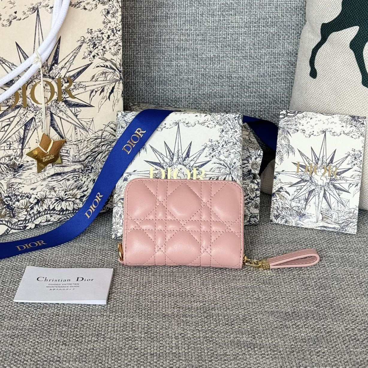 CD LOGO CARO 11CM COMPACT WALLET PINK CALFSKIN